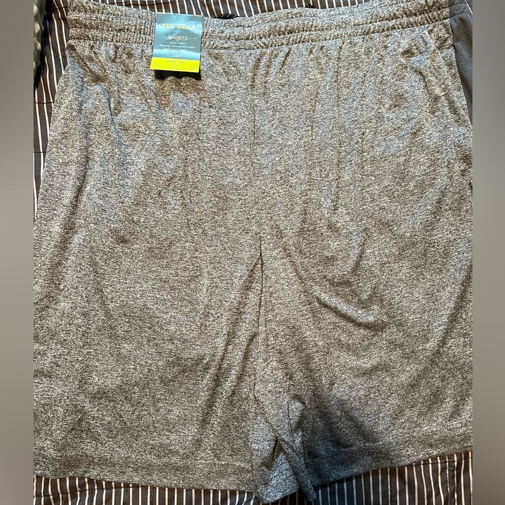 Men’s NWT tek gear shorts